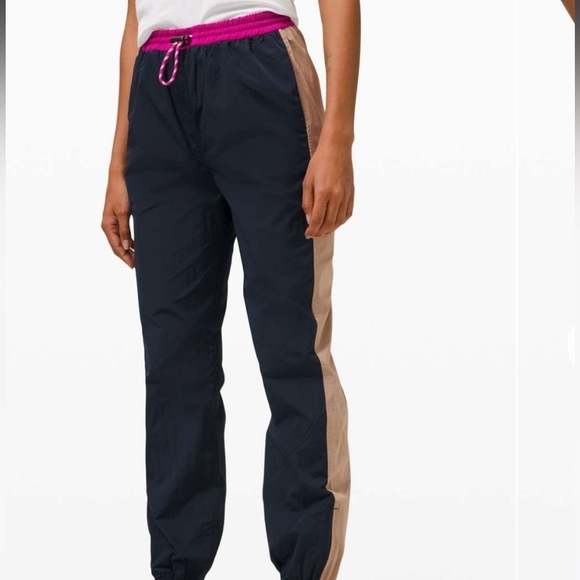 {Lululemon} Evergreen Track Pant - Picture 4 of 5